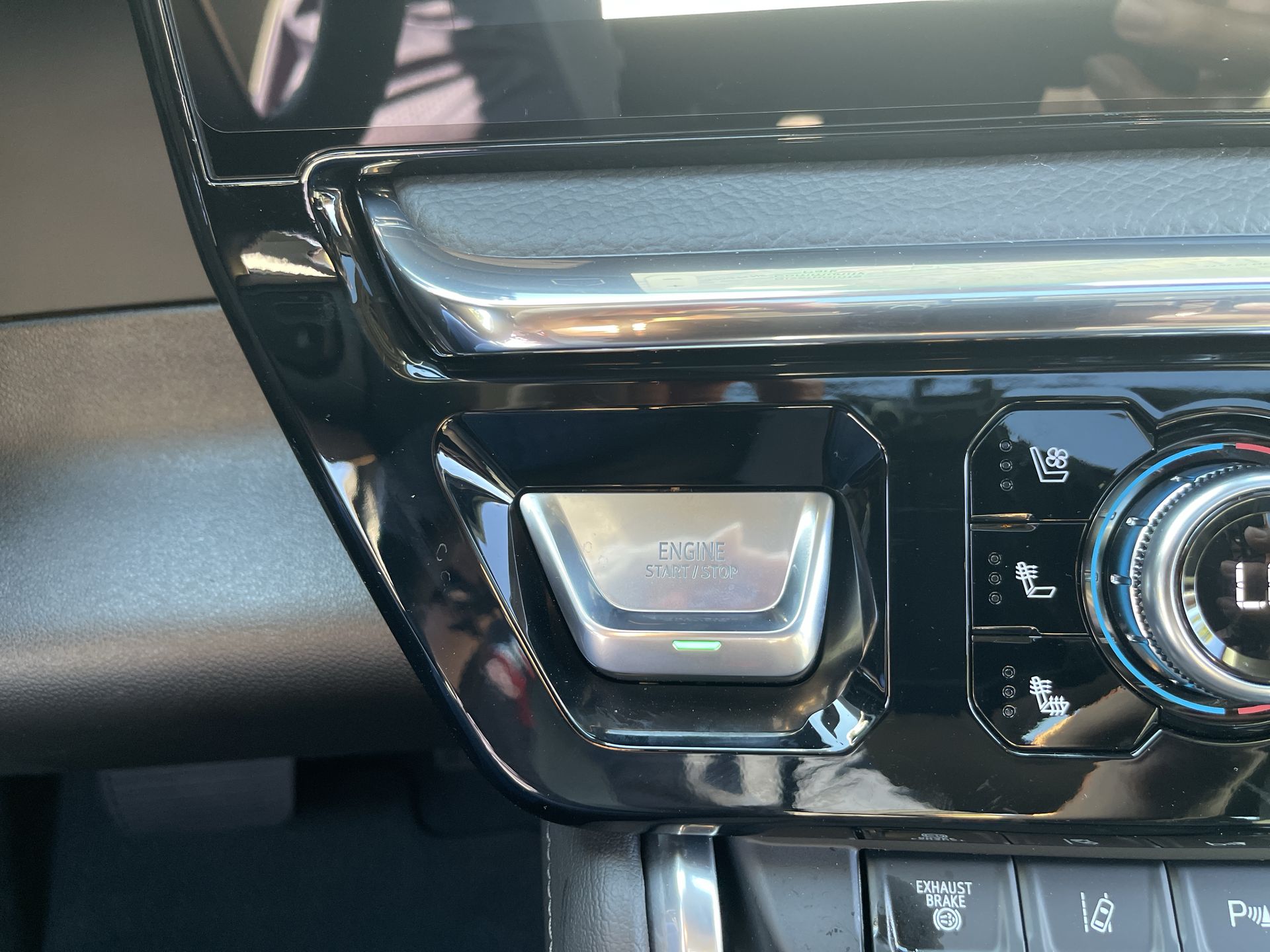 2026 Gmc Sierra 3500 HD Denali photo 17