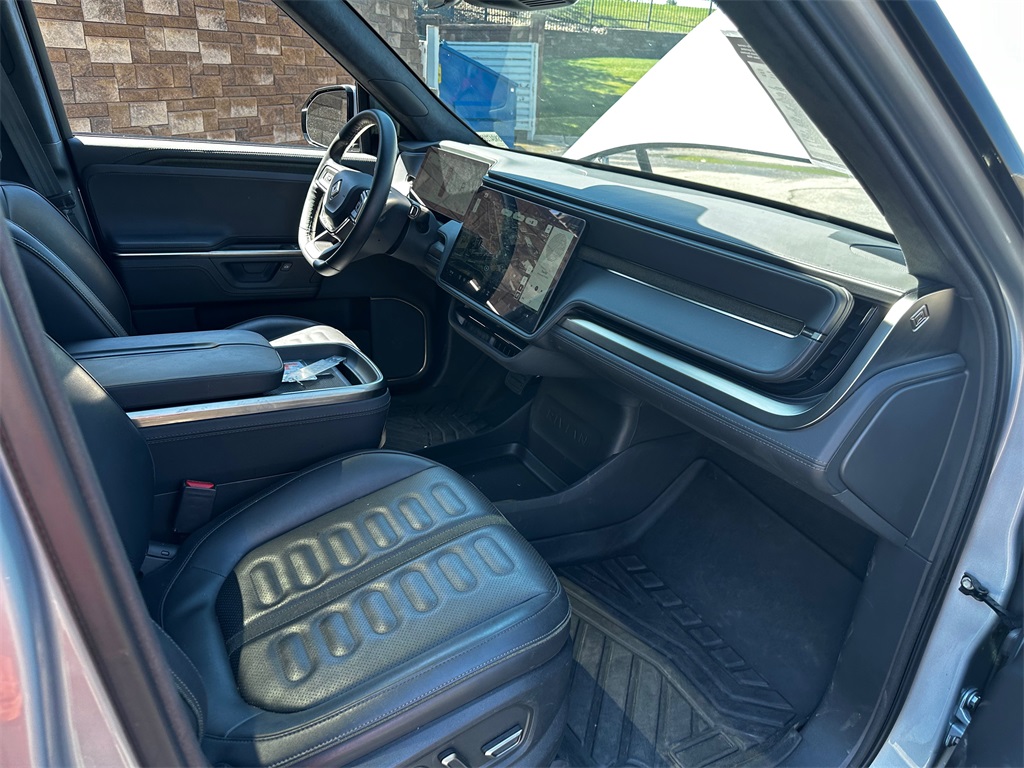 2025 Rivian R1S Adventure photo 16