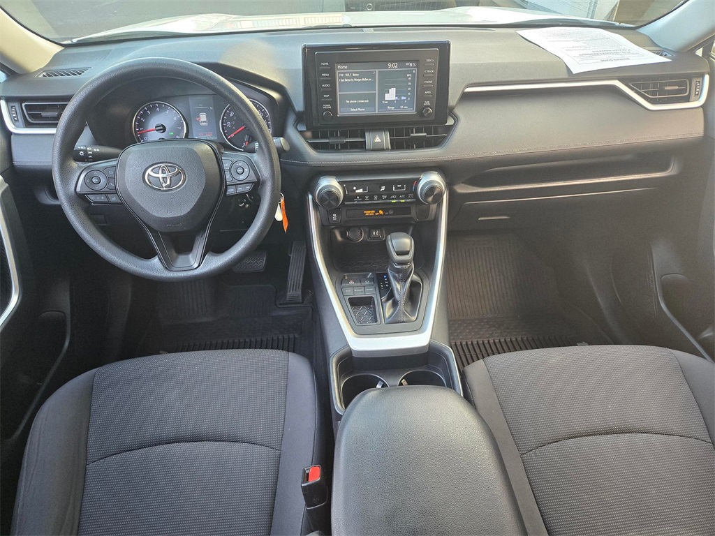 2019 Toyota RAV4 LE photo 9