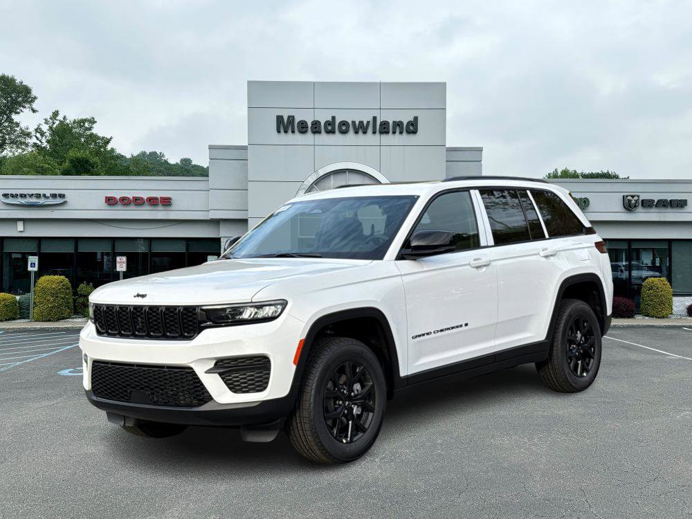 2025 Jeep Grand Cherokee Altitude's photo