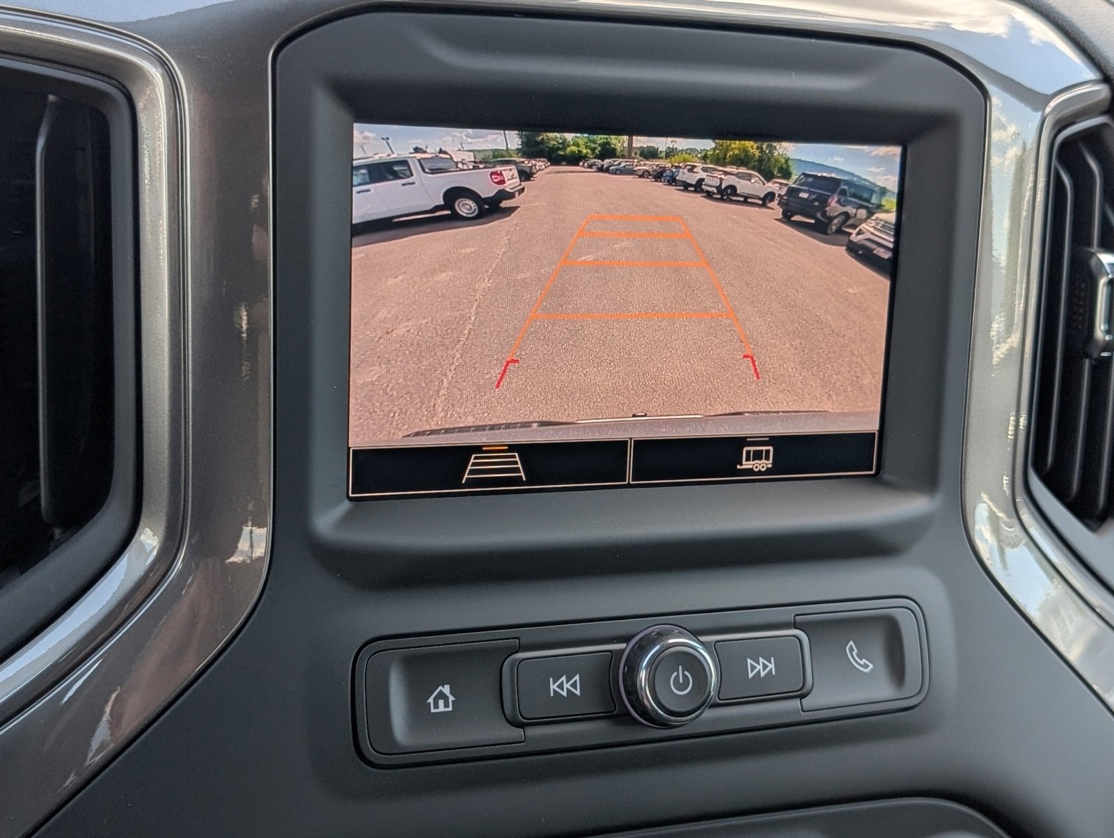 2025 Chevrolet Silverado 1500 Custom photo 9