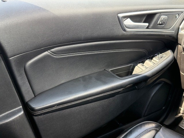 2022 Ford Edge Titanium photo 30