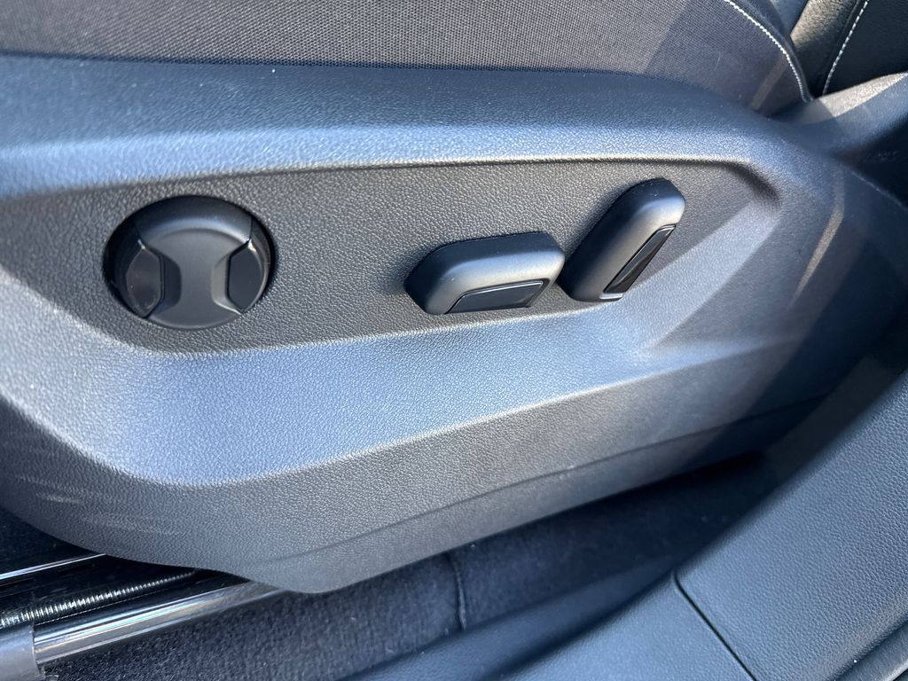 2024 Volkswagen Atlas SE Technology photo 4