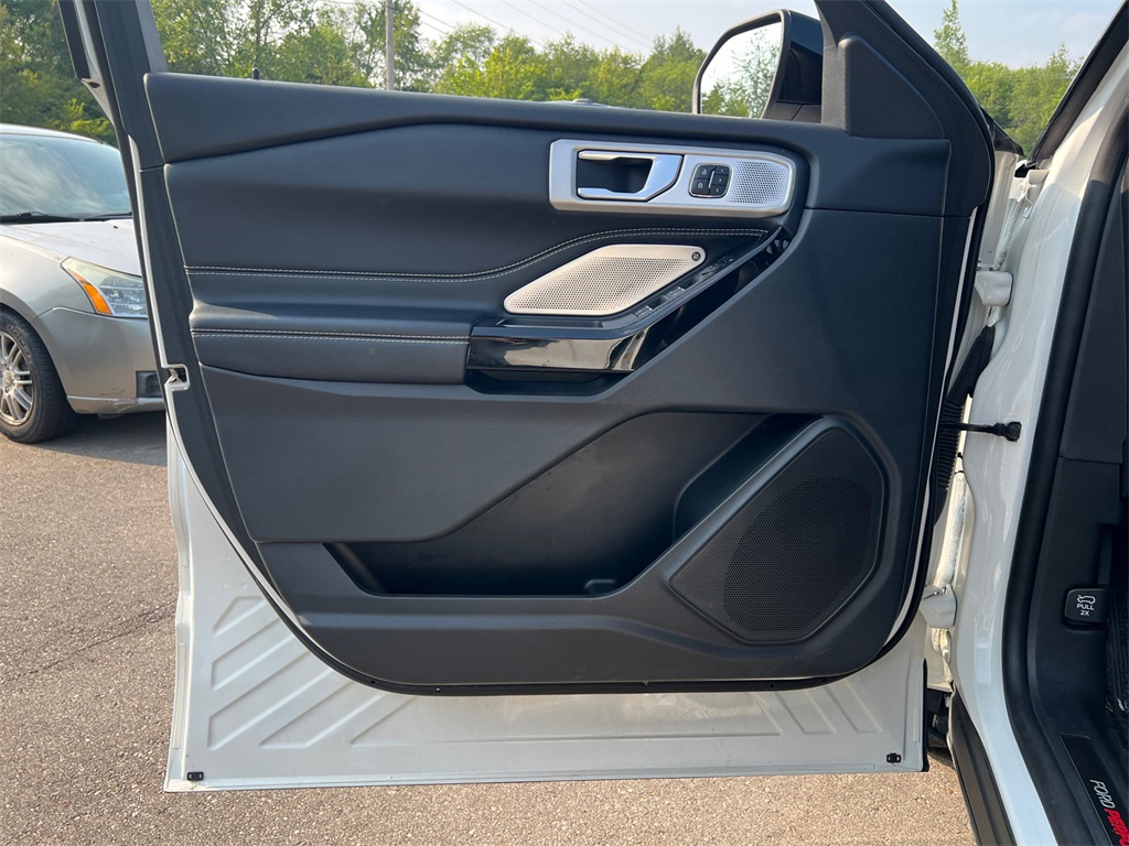 2022 Ford Explorer ST photo 11
