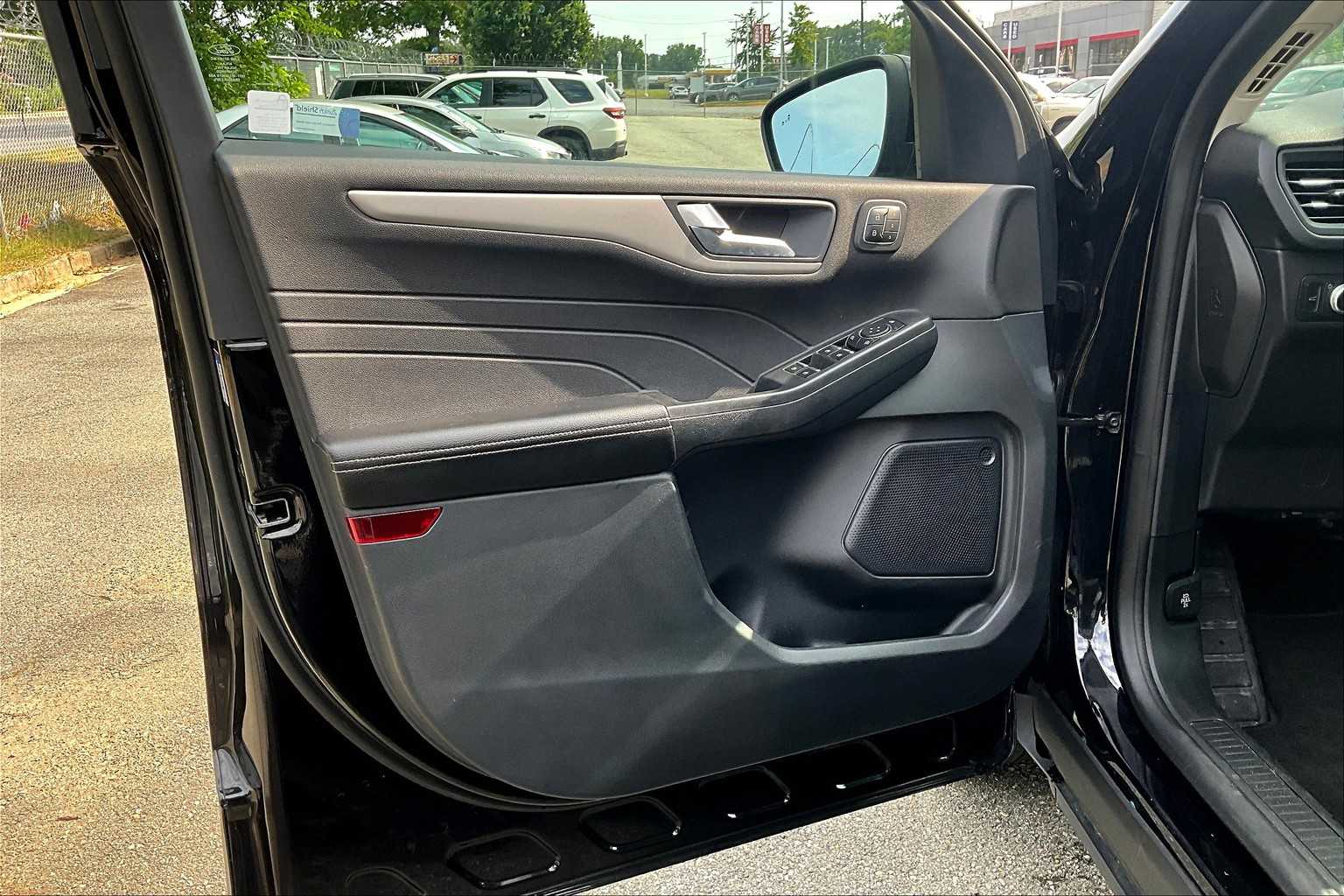 2022 Ford Escape SEL photo 20