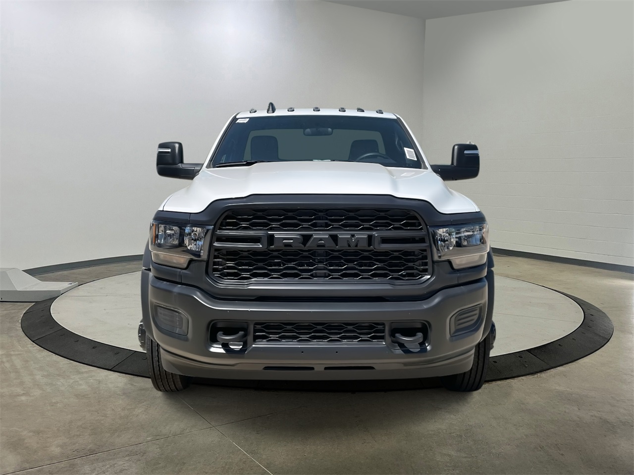 2024 Ram 5500 Tradesman photo 2