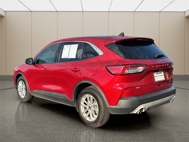 2022 Ford Escape SE photo 3