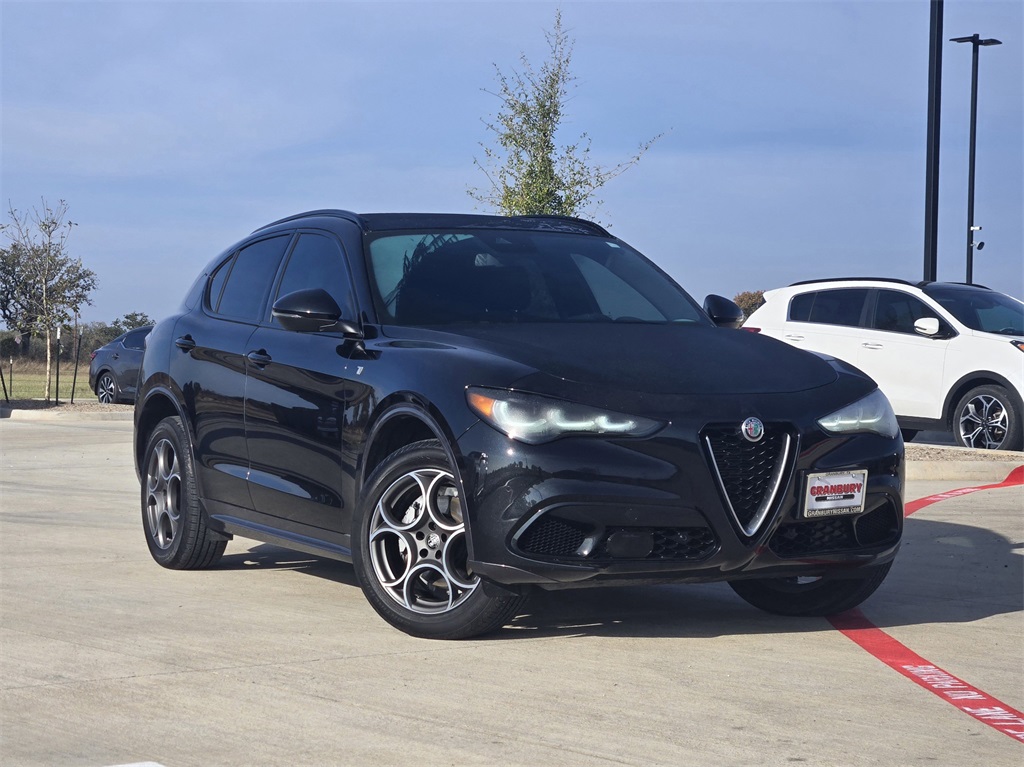 2024 Alfa Romeo Stelvio Ti's photo
