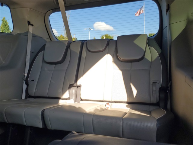 2017 Kia Sedona LX photo 6