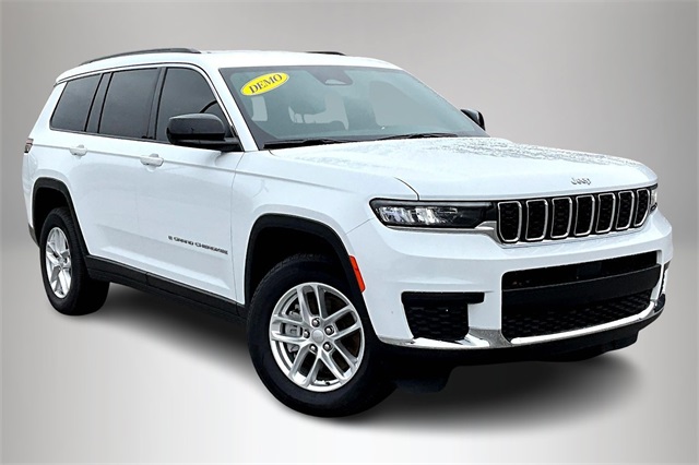 2025 Jeep Grand Cherokee L Laredo's photo