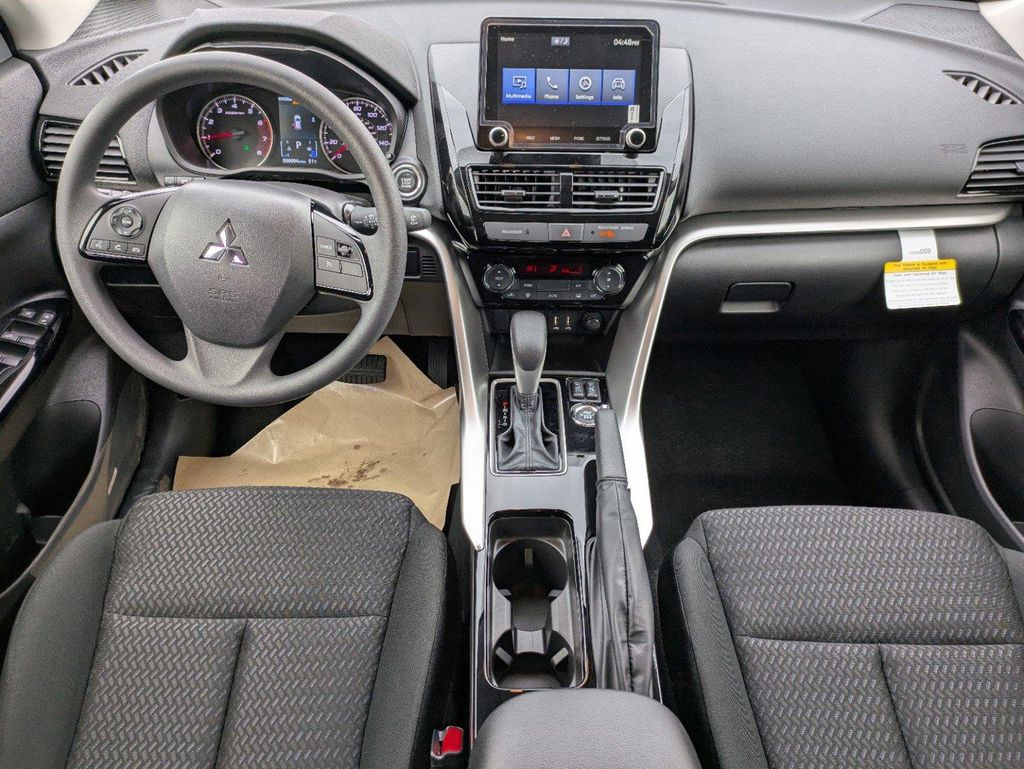 2025 Mitsubishi Eclipse Cross LE Ralliart photo 12