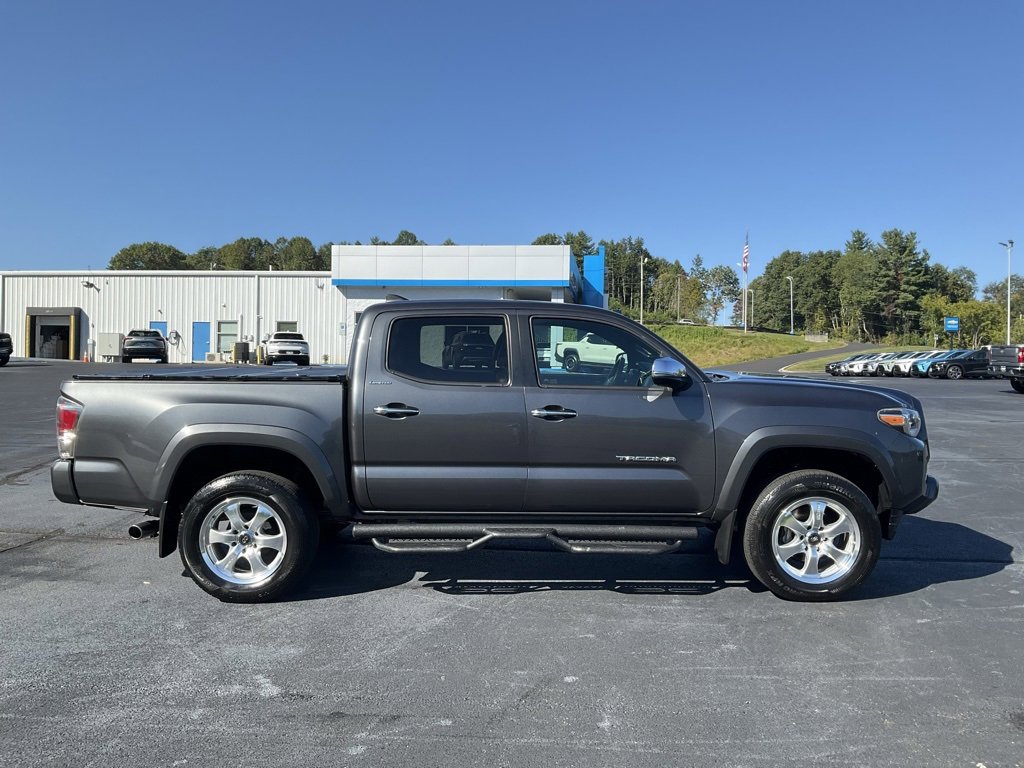 2016 Toyota Tacoma Limited photo 21