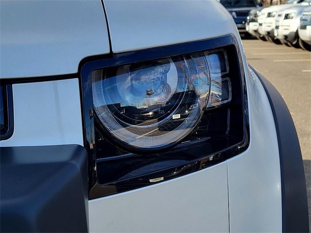 2024 Land Rover Defender 110 S photo 9