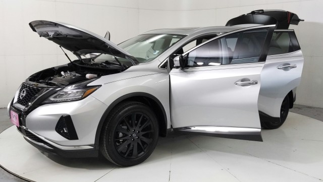 Used 2024 Brilliant Silver Metallic Nissan Platinum image 10