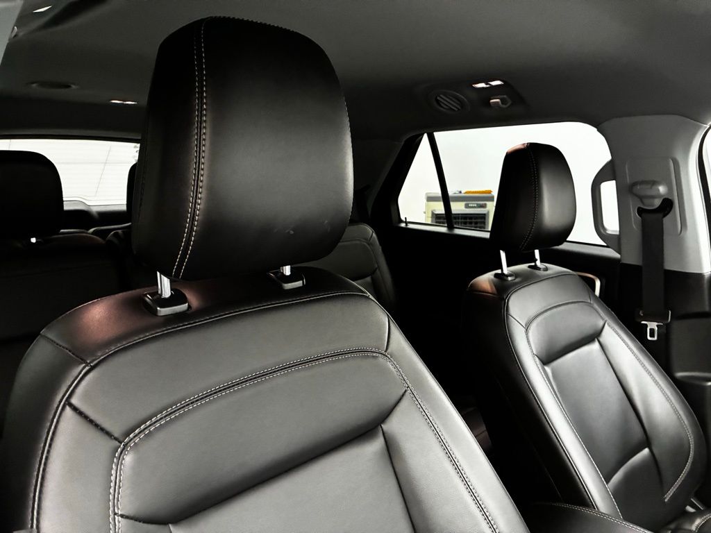 2023 Ford Explorer XLT photo 34