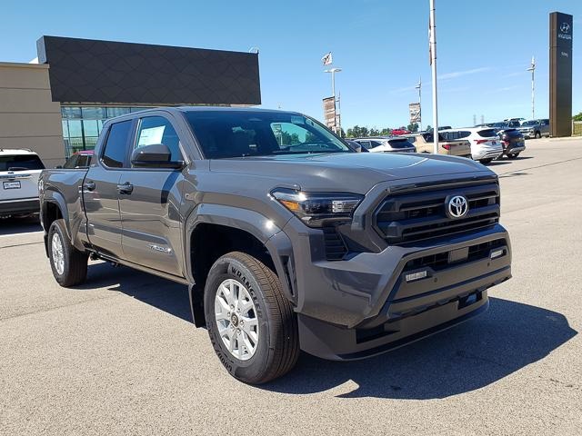 2025 Toyota Tacoma SR5 photo 3