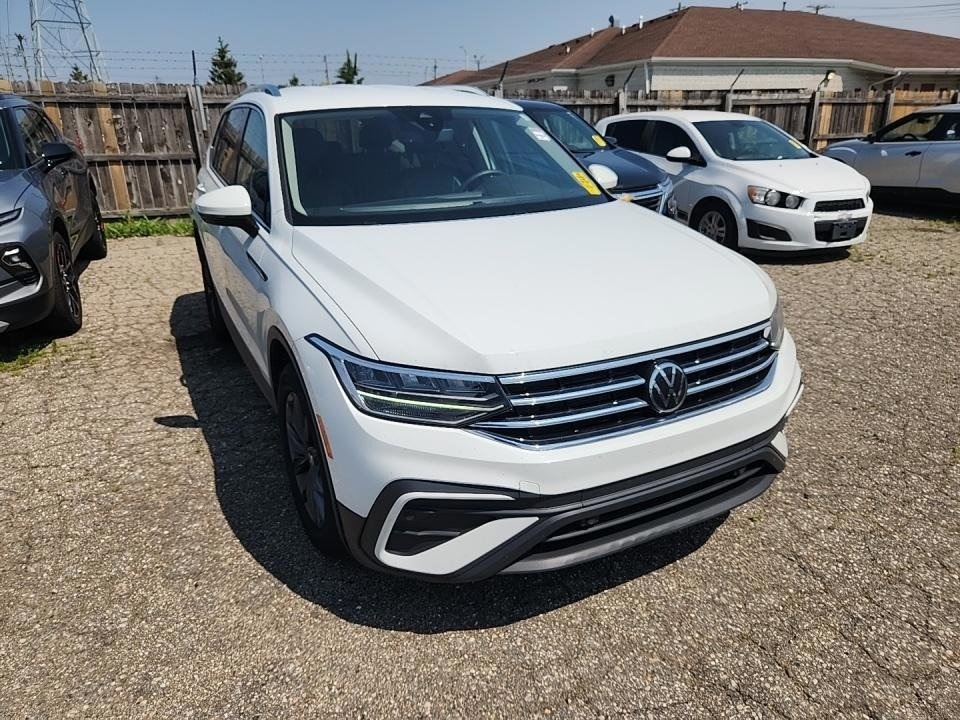 2022 Volkswagen Tiguan SE photo 2