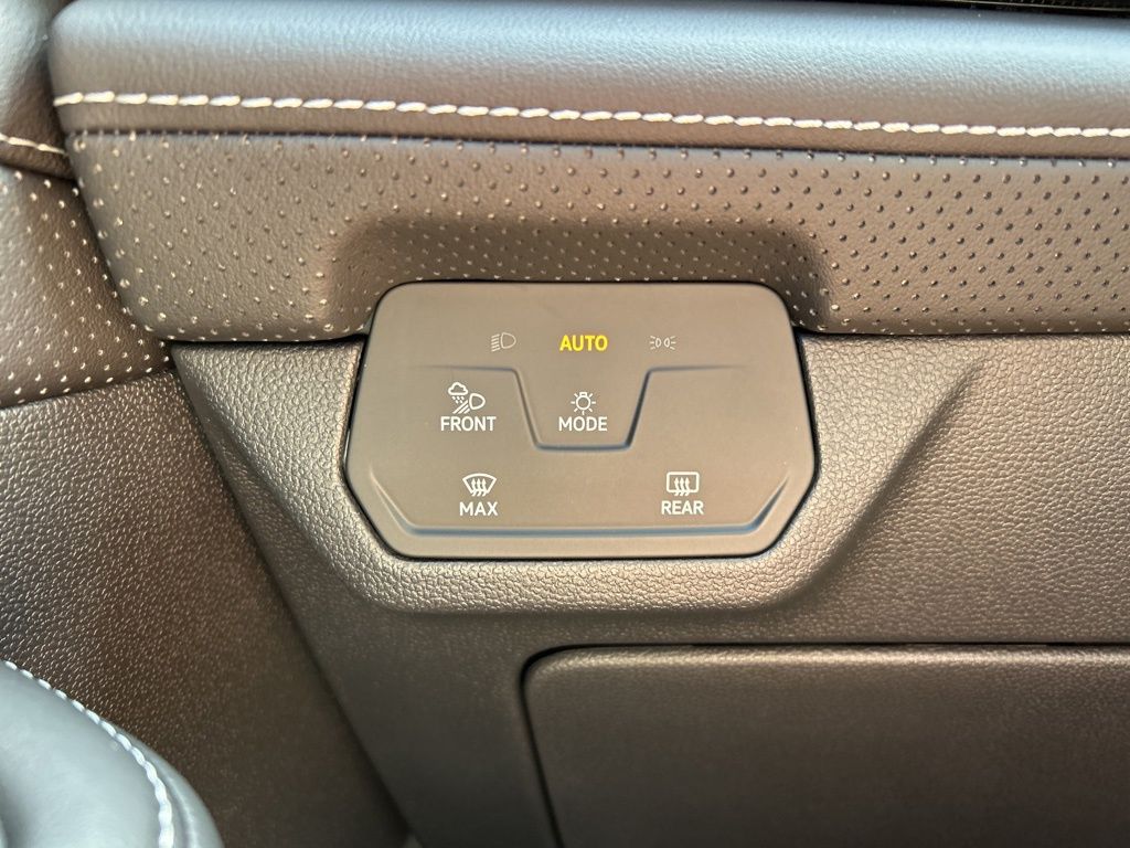 2026 Volkswagen Atlas SEL photo 25