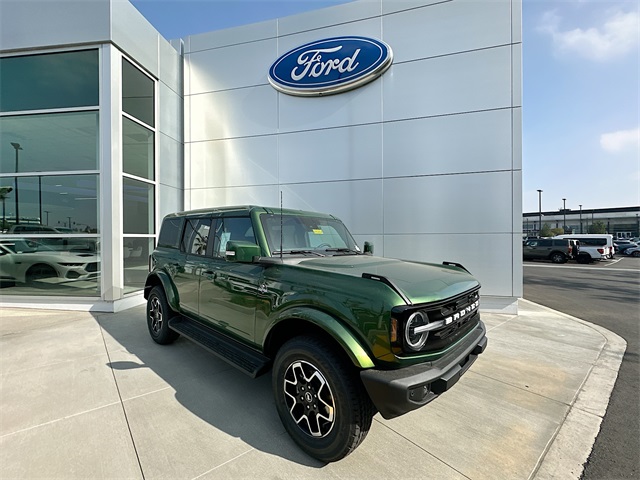 2025 Ford Bronco 4-Door Outer Banks's photo