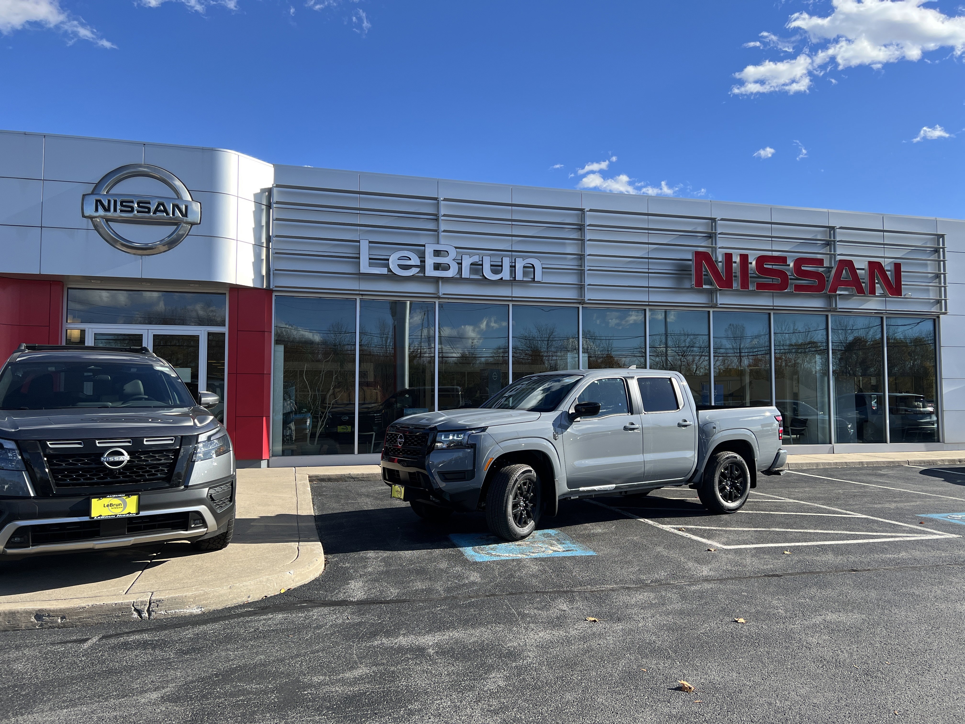 2026 Nissan Frontier SV's photo