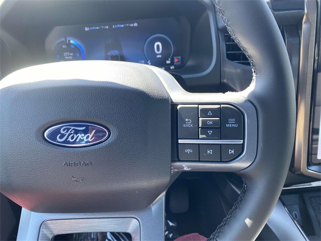 2025 Ford F-150 Lightning photo 13