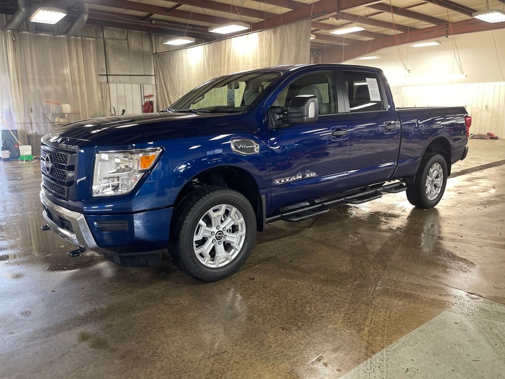 2024 Nissan Titan XD SV's photo