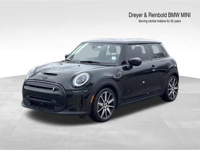 2023 MINI Hardtop 2 Door SE's photo