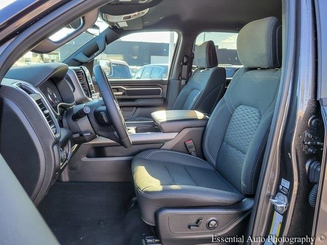 2025 RAM 1500 - Image 8