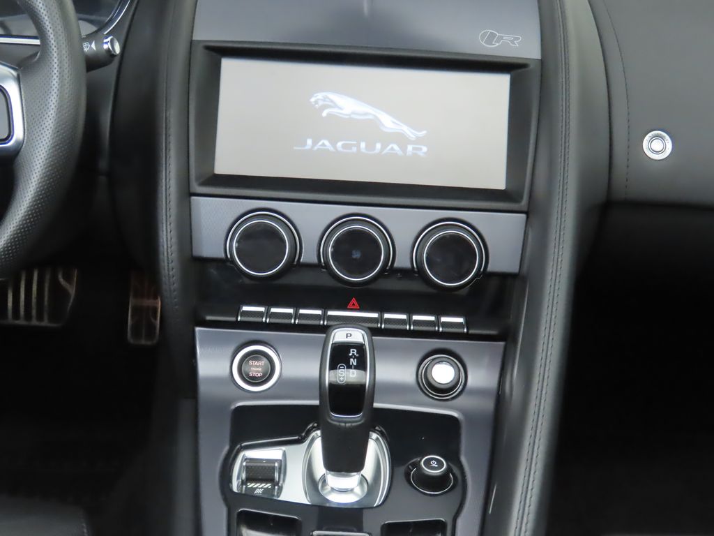 2021 Jaguar F-TYPE R photo 21