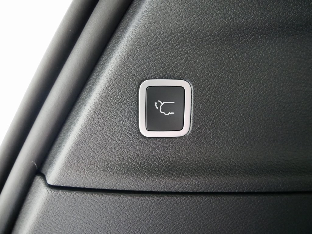 2026 Chrysler Pacifica Limited photo 16