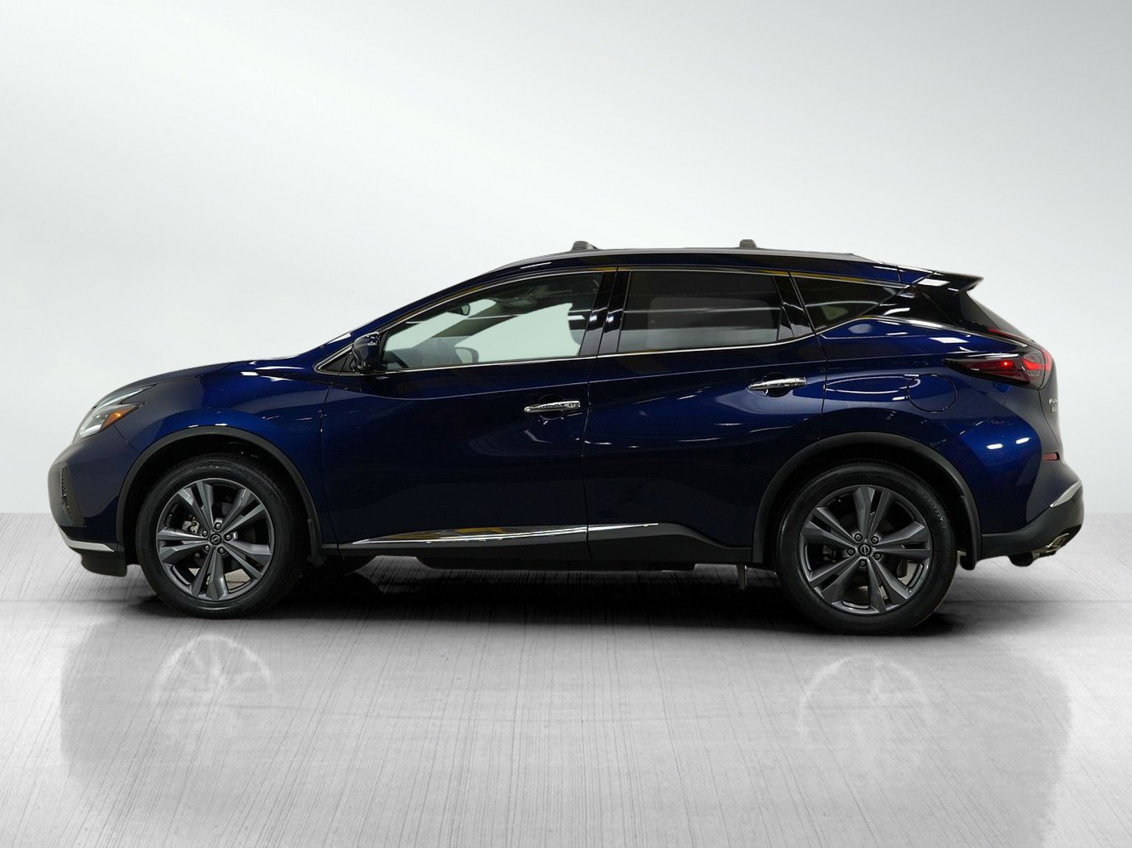 Used 2024 Nissan Murano Platinum with VIN 5N1AZ2DS0RC125797 for sale in Burnsville, Minnesota