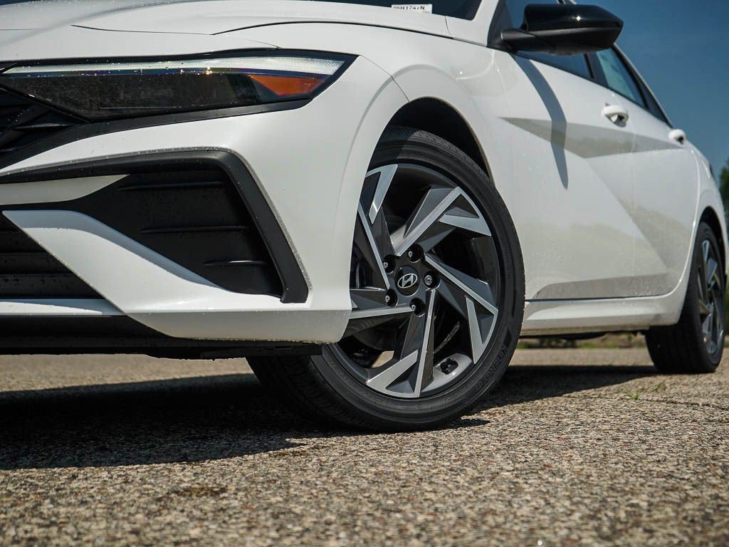 2025 Hyundai Elantra Hybrid SEL Sport photo 4