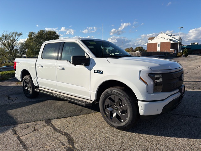 2025 Ford F-150 Lightning Flash's photo