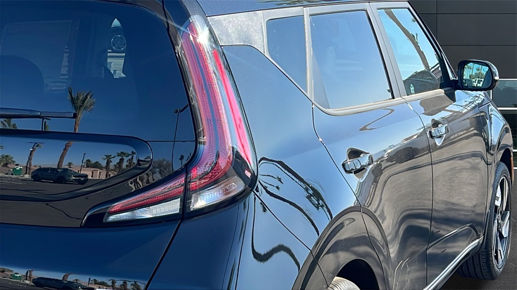 2025 Kia Soul GT-Line photo 9