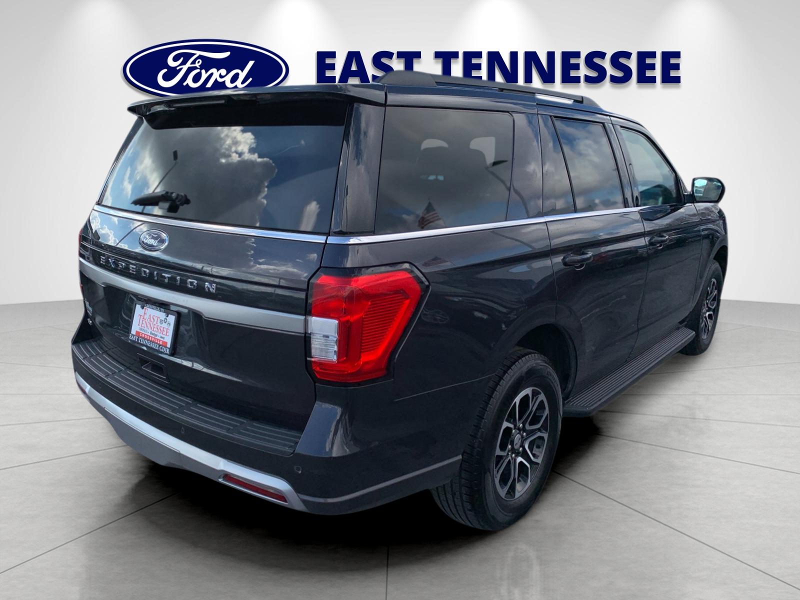 2024 Ford Expedition XLT photo 2