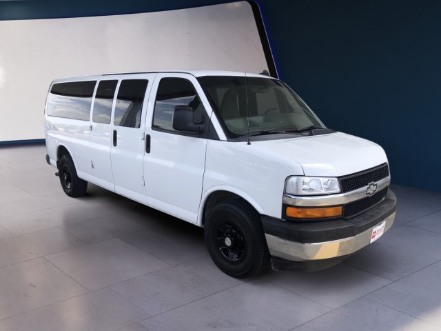 2017 Chevrolet Express Passenger LT photo 6