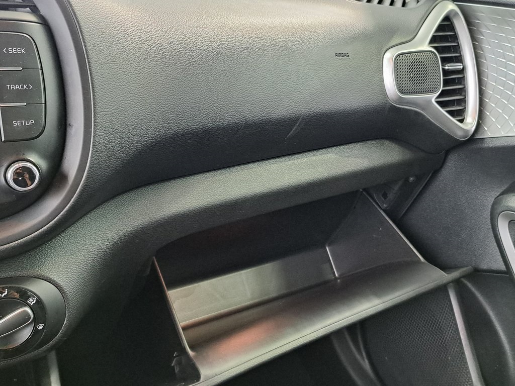 2023 Kia Soul LX photo 13