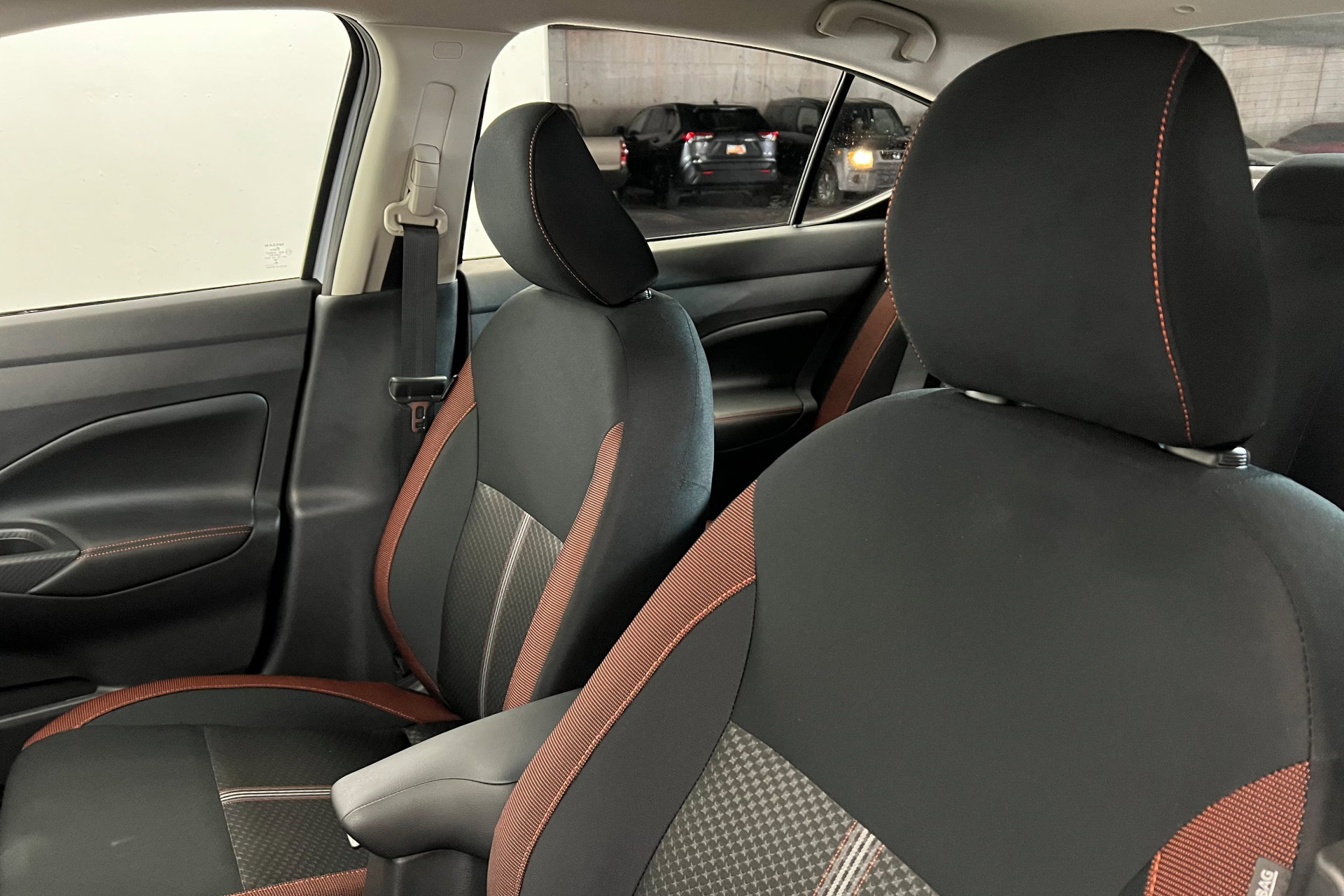 2025 Nissan Versa SR photo 14