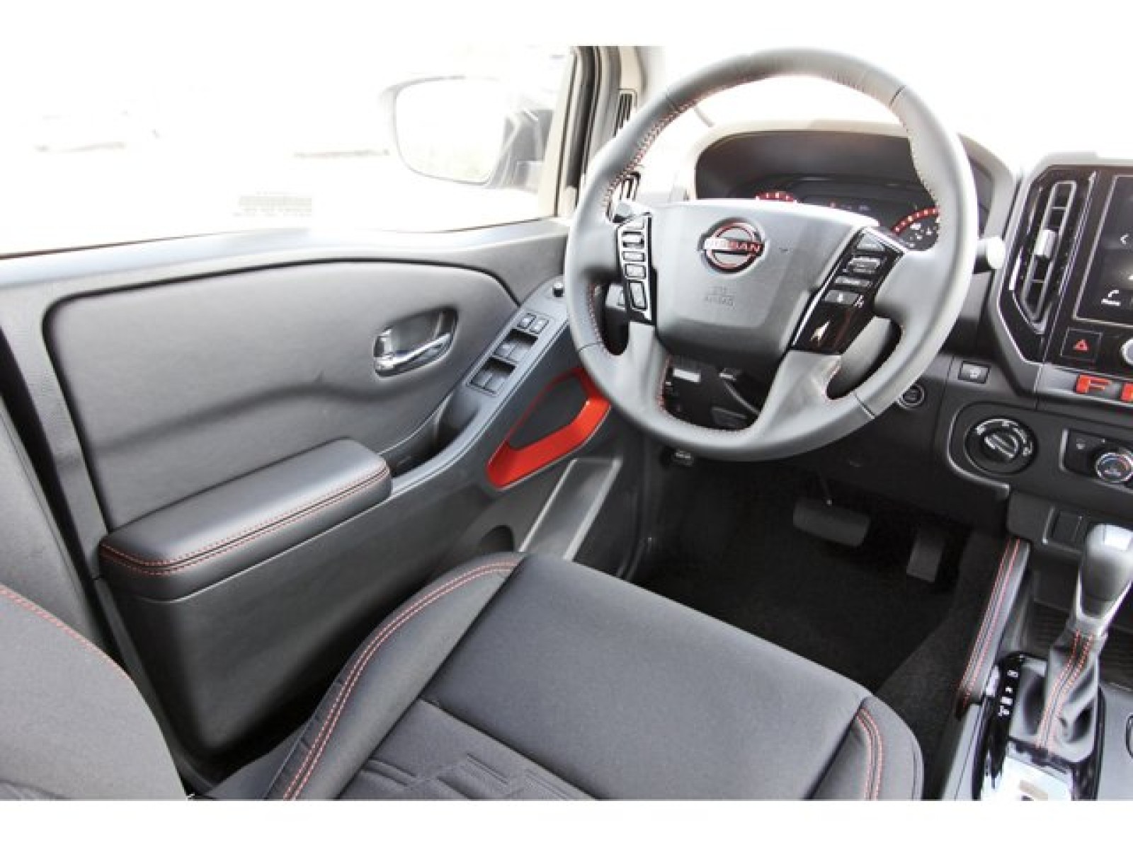 2025 Nissan Frontier Crew Cab PRO-4X® Gray at Robbins Nissan