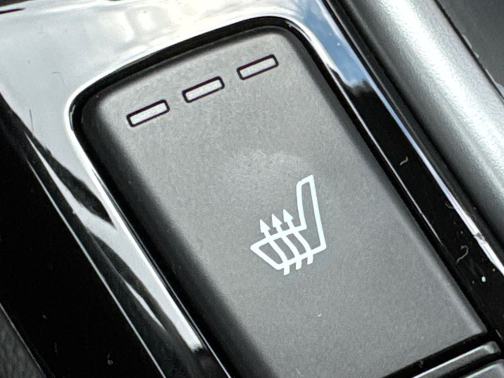 2025 Kia Seltos EX photo 28