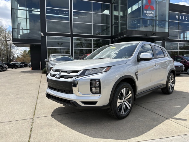 2025 Mitsubishi Outlander Sport ES photo 2