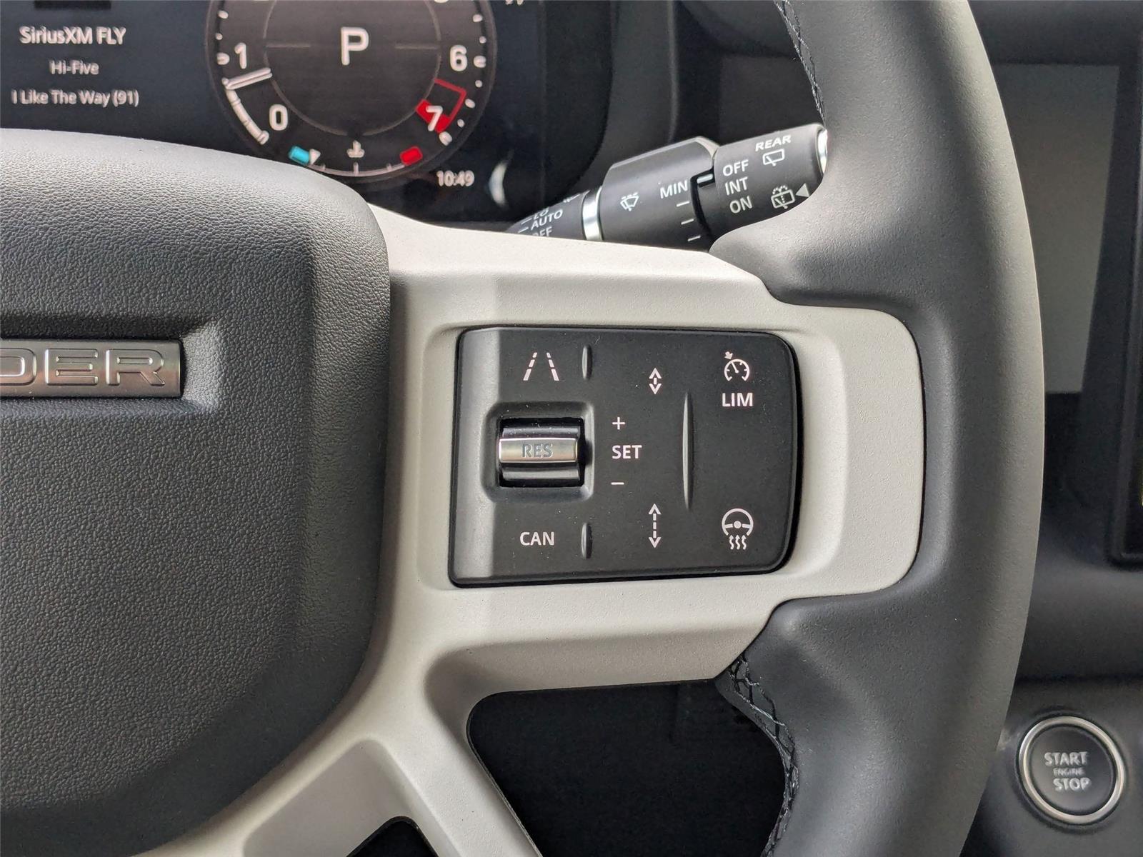 2025 Land Rover Defender 110 S photo 17