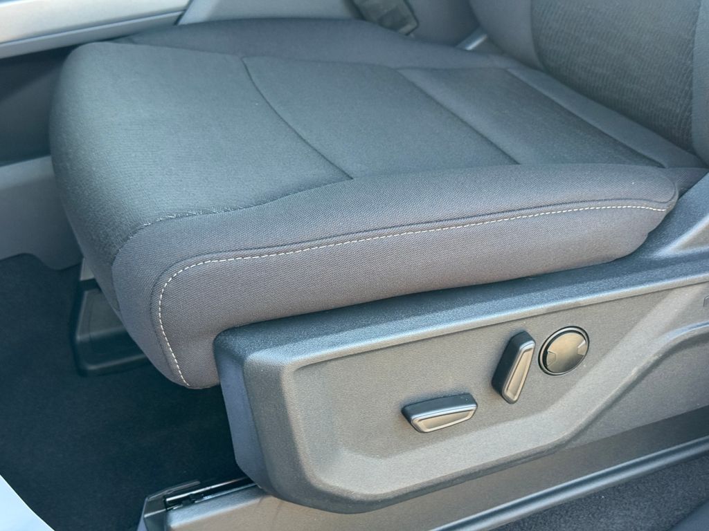 2025 Ford F-150 XLT photo 25