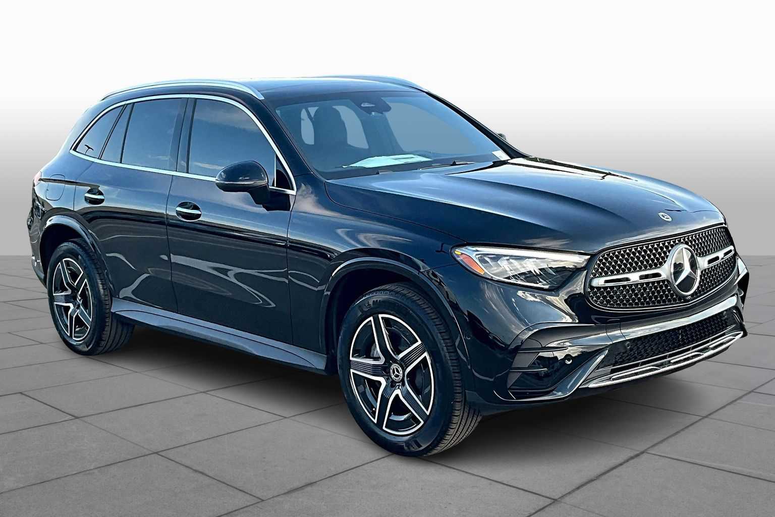 2026 Mercedes Benz GLC 300 photo 2
