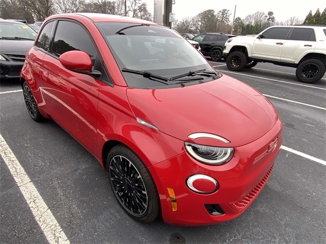 2024 FIAT 500e Base's photo