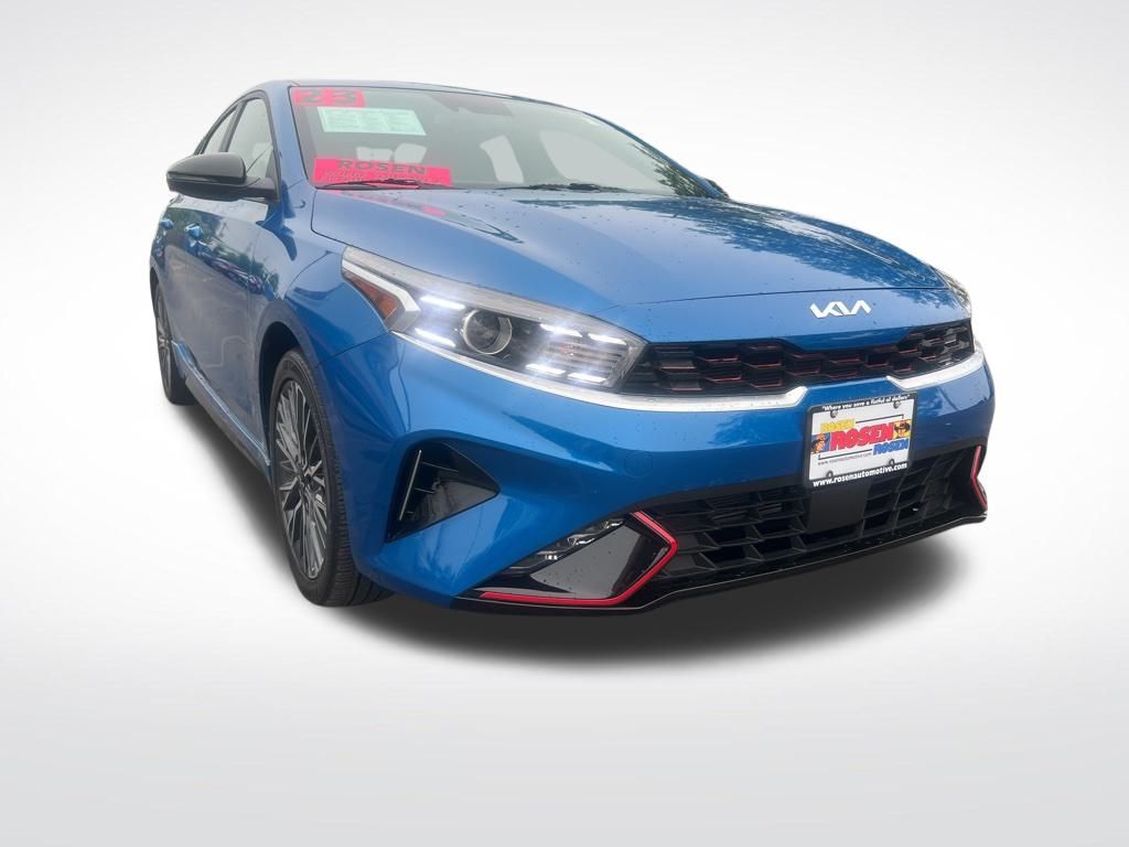 2024 Kia Forte GT-Line photo 3
