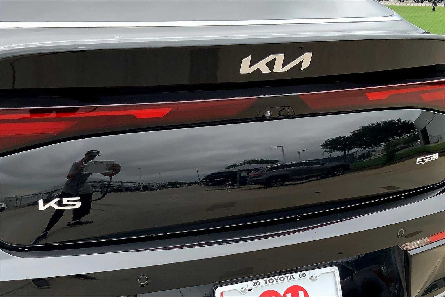 2025 Kia K5 GT-Line photo 29