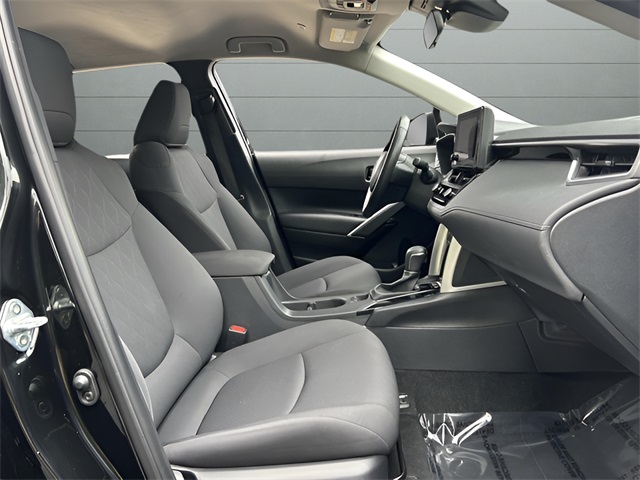 2024 Toyota Corolla Cross LE photo 30