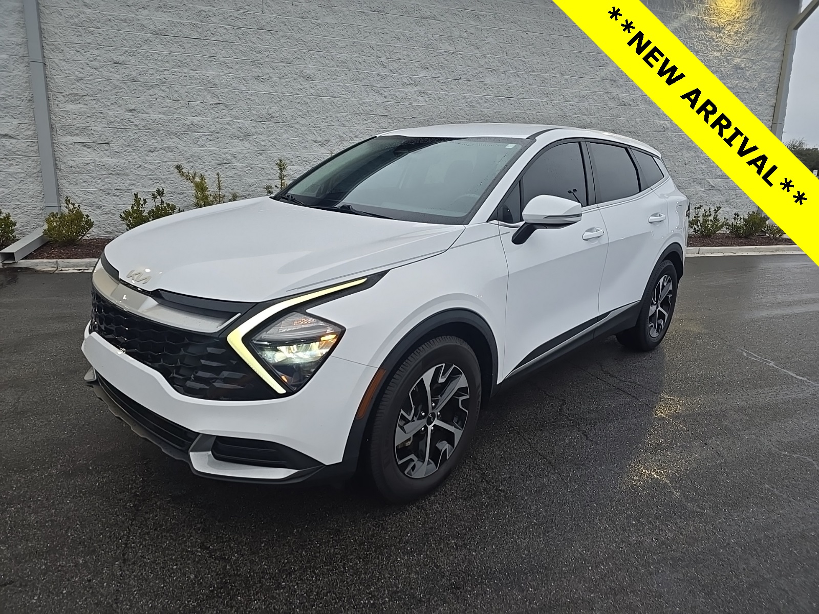 2023 Kia Sportage EX's photo