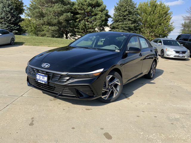 2025 Hyundai Elantra SEL's photo